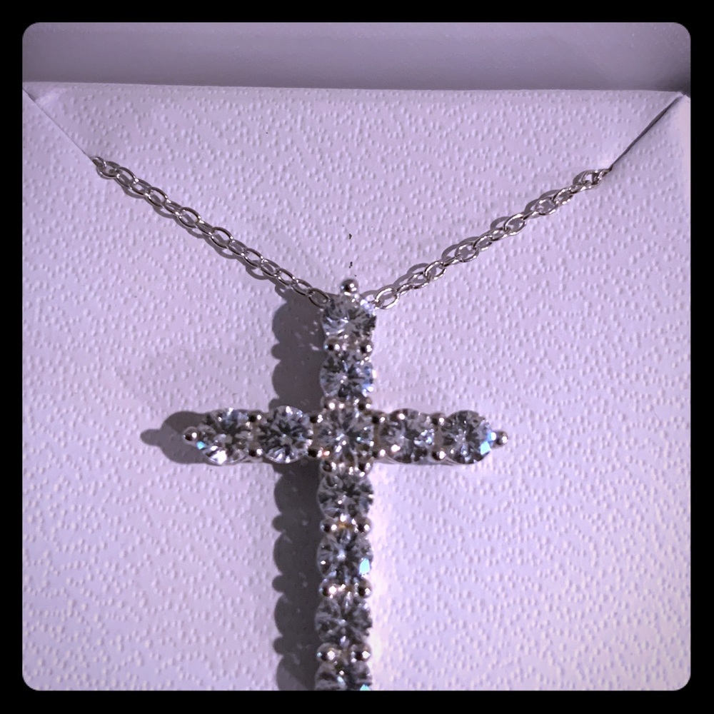 Sterling silver cross pendant necklace